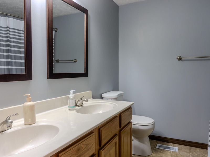 2802 Seymour Lane, Springfield, OH 45503 Photo 24