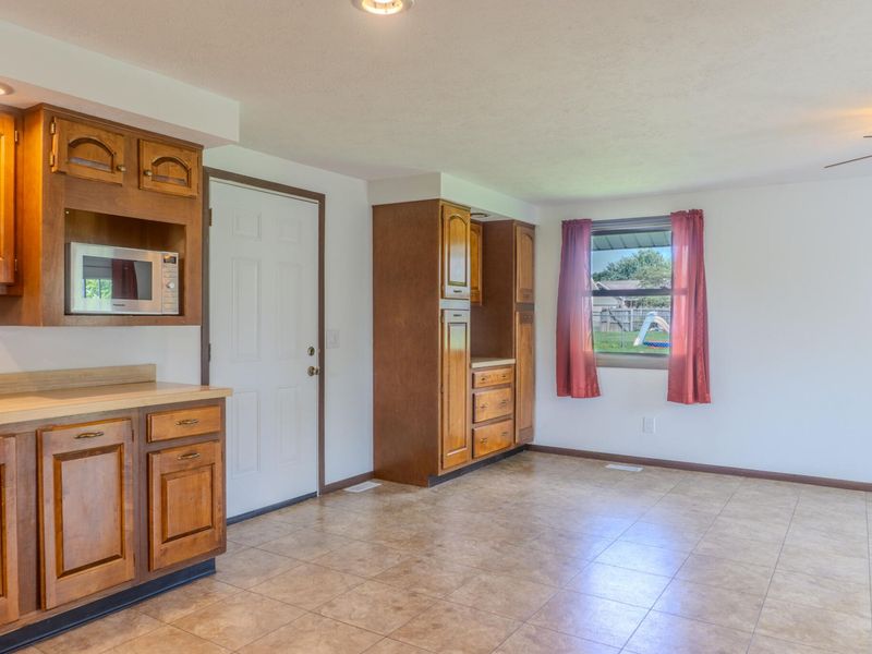 2802 Seymour Lane, Springfield, OH 45503 Photo 8