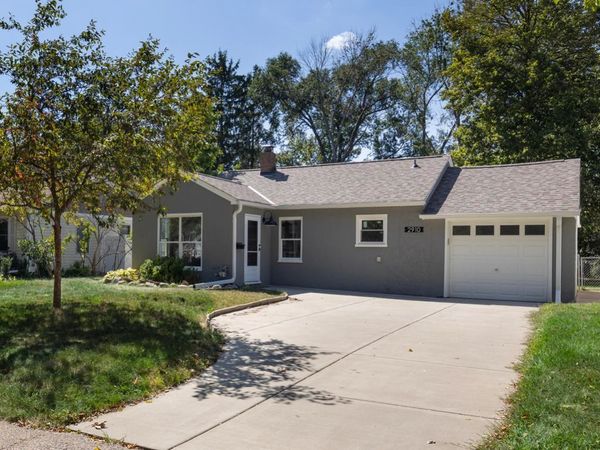 2910 Pennsylvania Avenue S, Saint Louis Park, MN 55426