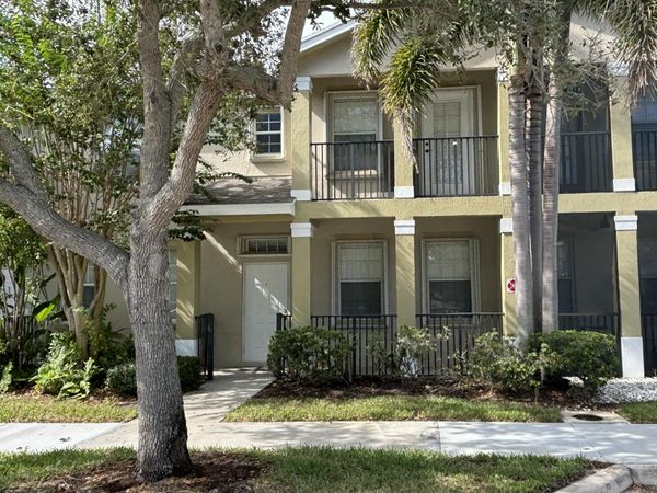 2089 SE Glen Ridge Drive, Port St. Lucie, FL 34952