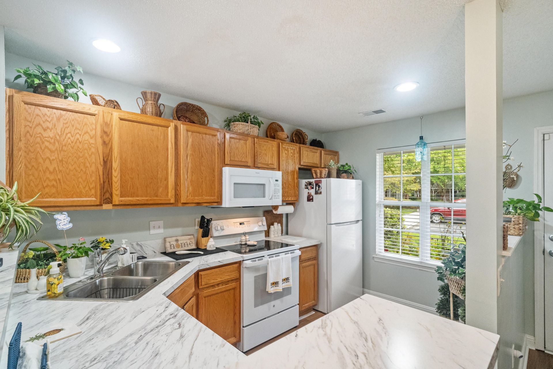 8037 Shadow Oak Drive Photo 10