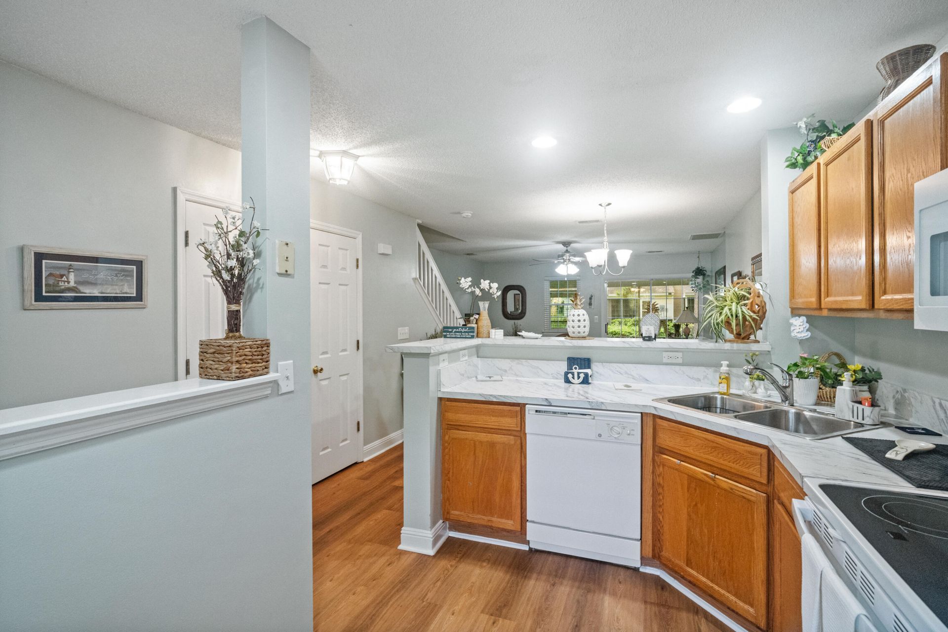 8037 Shadow Oak Drive Photo 11