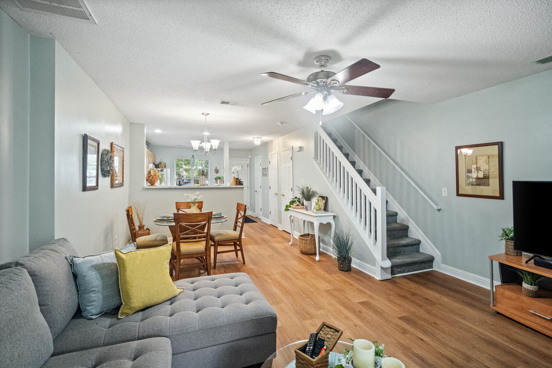 8037 Shadow Oak Drive Photo 15