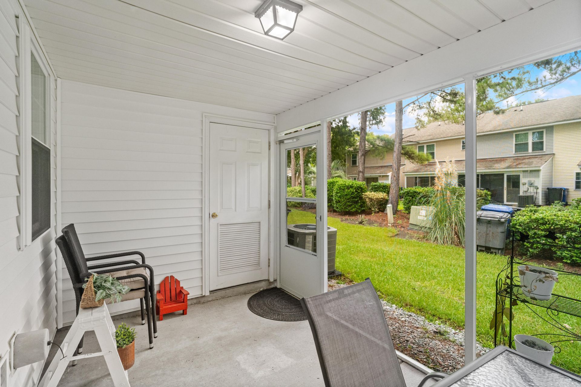 8037 Shadow Oak Drive Photo 17