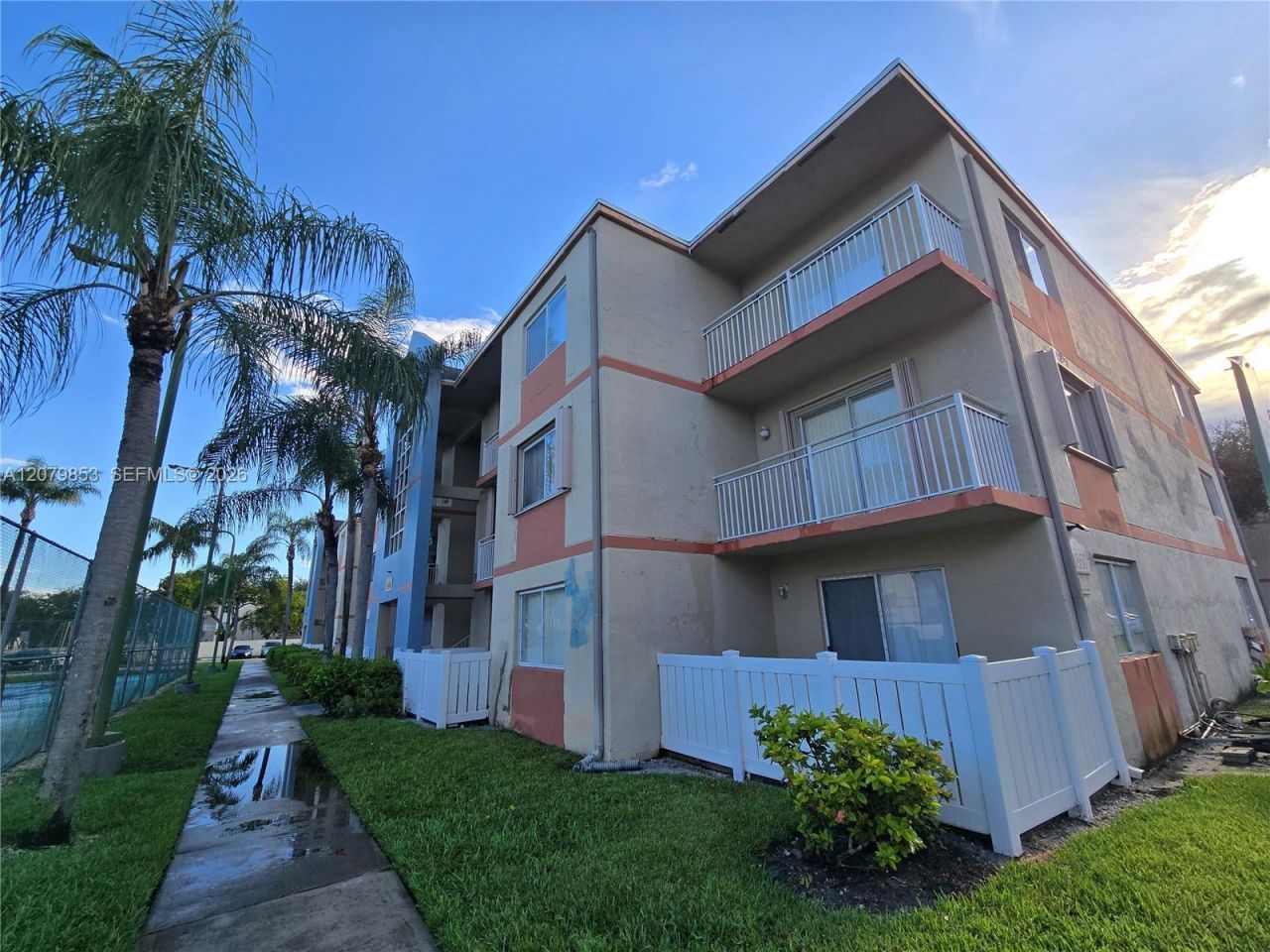 18860 NW 57th Ave, Unit 305, Hialeah, FL 33015 Photo