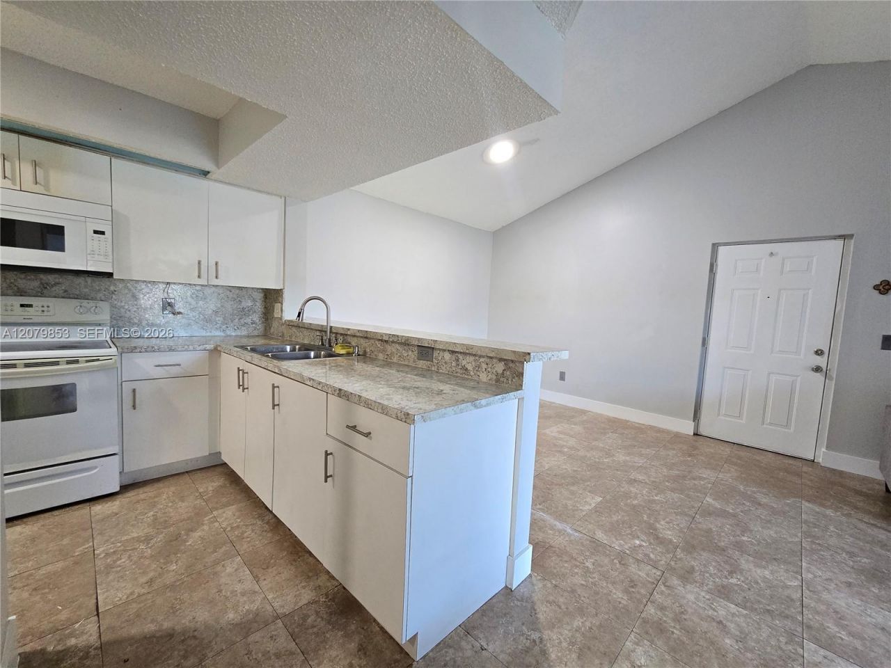 18860 NW 57th Ave, Unit 305, Hialeah, FL 33015 Photo