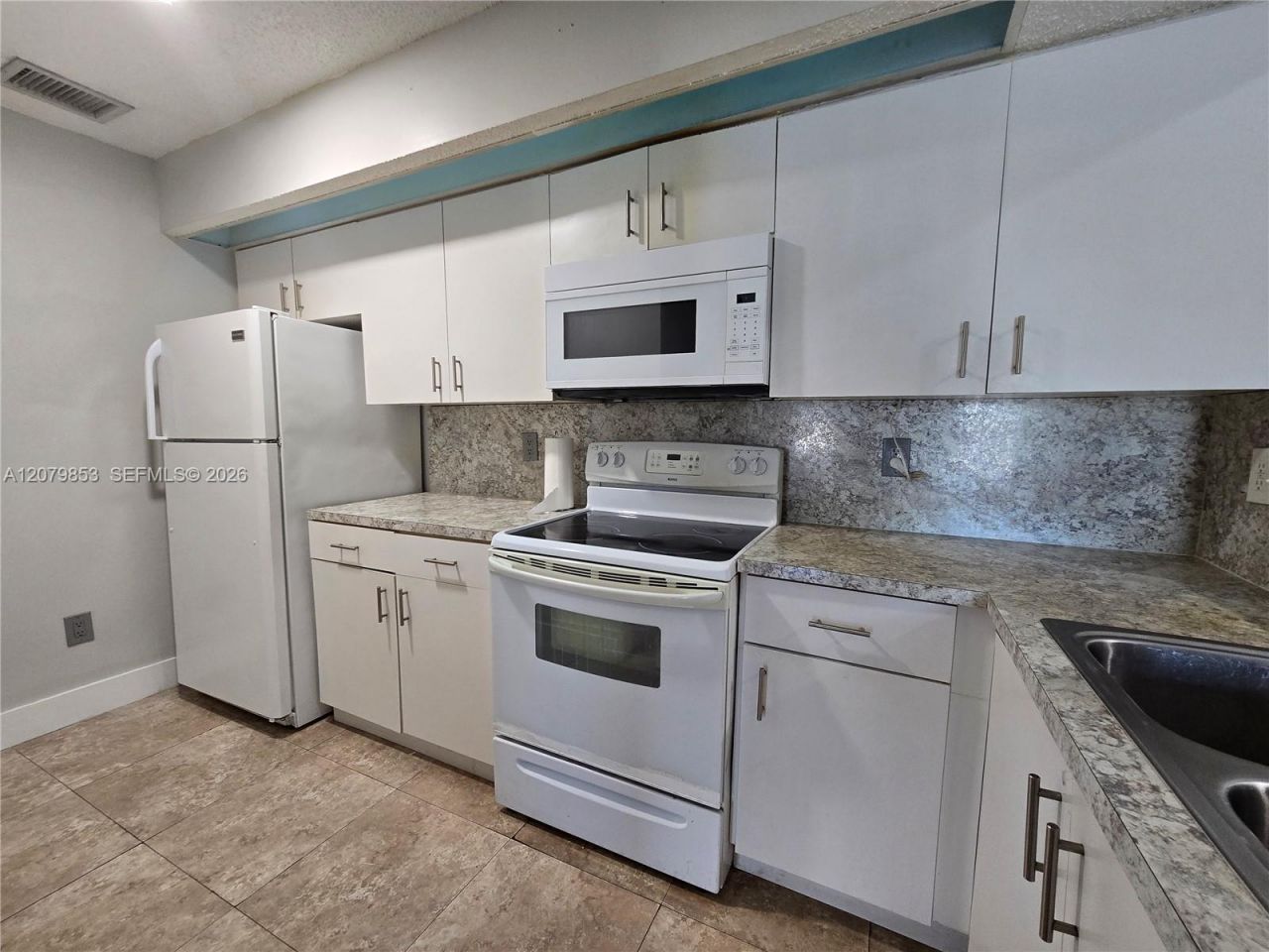 18860 NW 57th Ave, Unit 305, Hialeah, FL 33015 Photo
