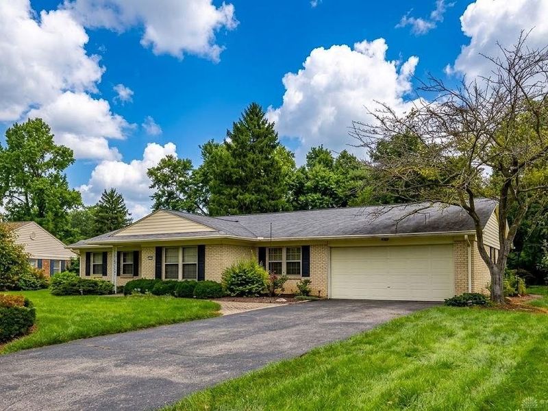 208 N Village Drive, Centerville, OH 45459 Photo 3