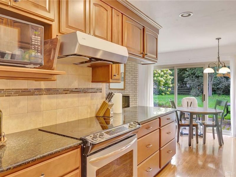 208 N Village Drive, Centerville, OH 45459 Photo 7