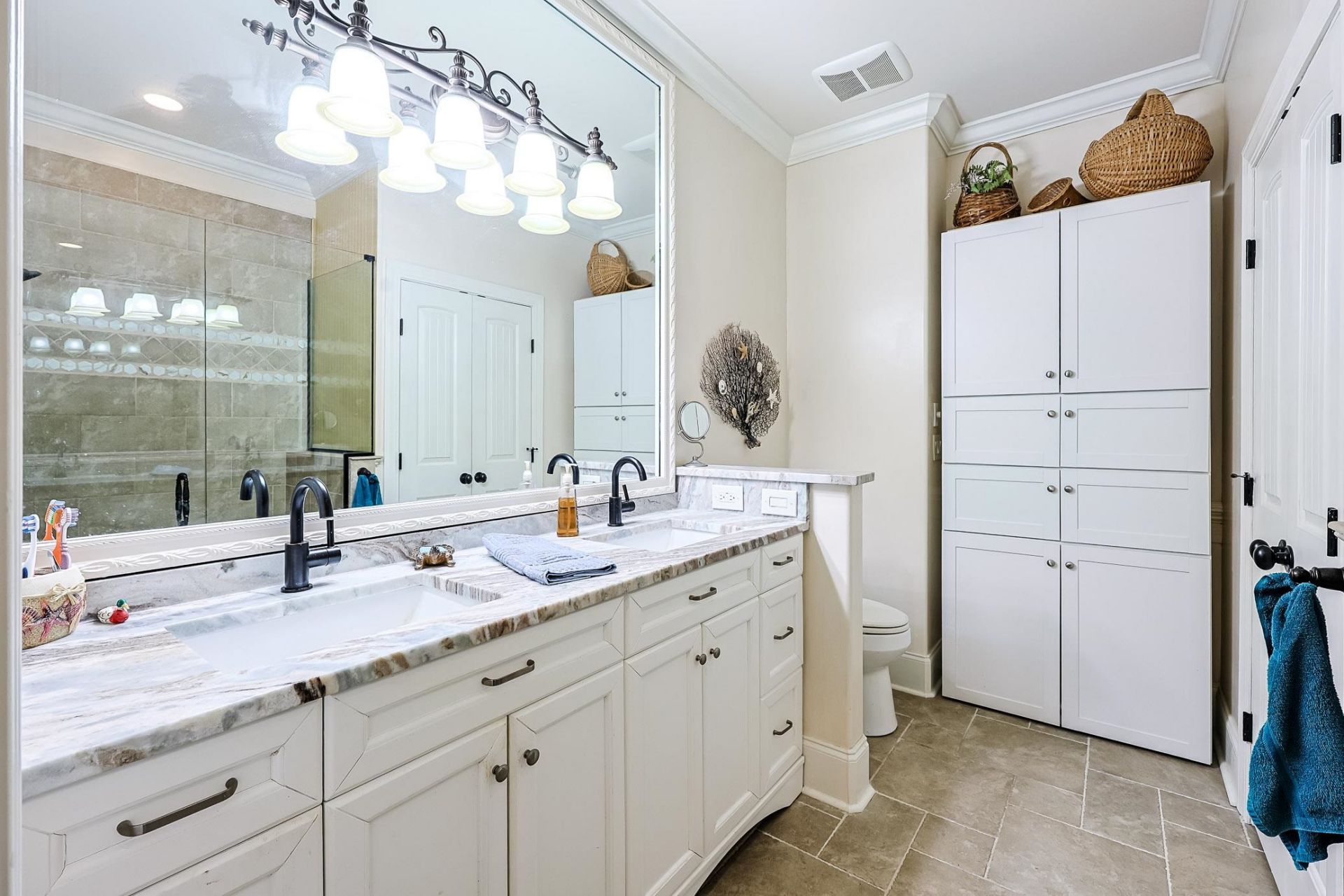 4228 Ravenwood Dr.  Photo 14
