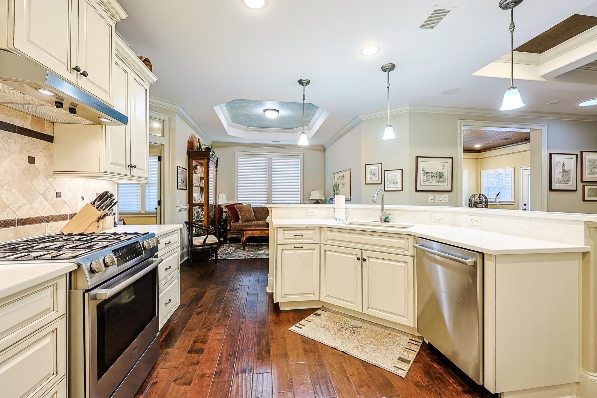 4228 Ravenwood Dr.  Photo 8