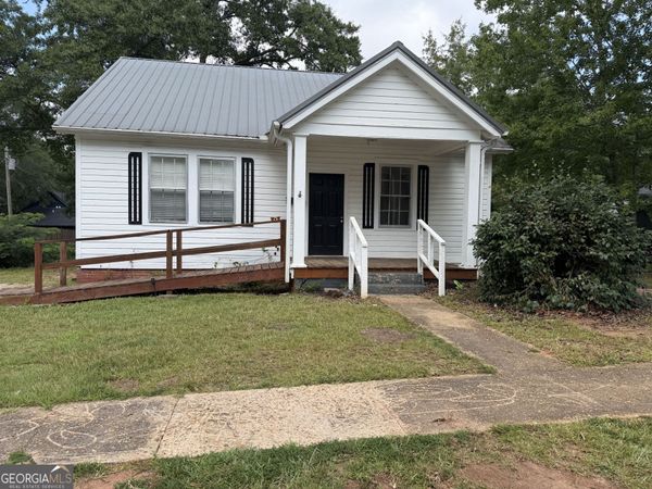 204 Royal Avenue, Hogansville, GA 30230