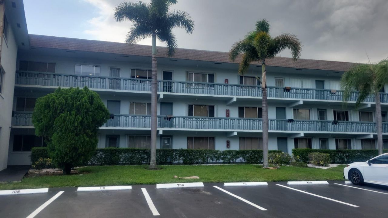 2100 Springdale Boulevard, Unit 310, Palm Springs, FL 33461 Photo