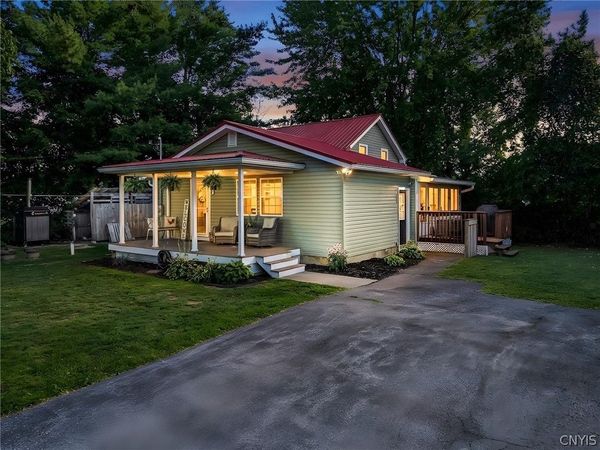 276 Stewarts Corners Road, Pennellville, NY 13132