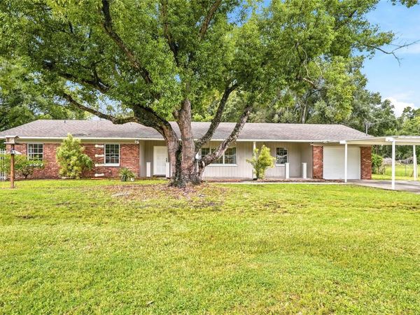 8808 W BROAD STREET, TAMPA, FL 33615