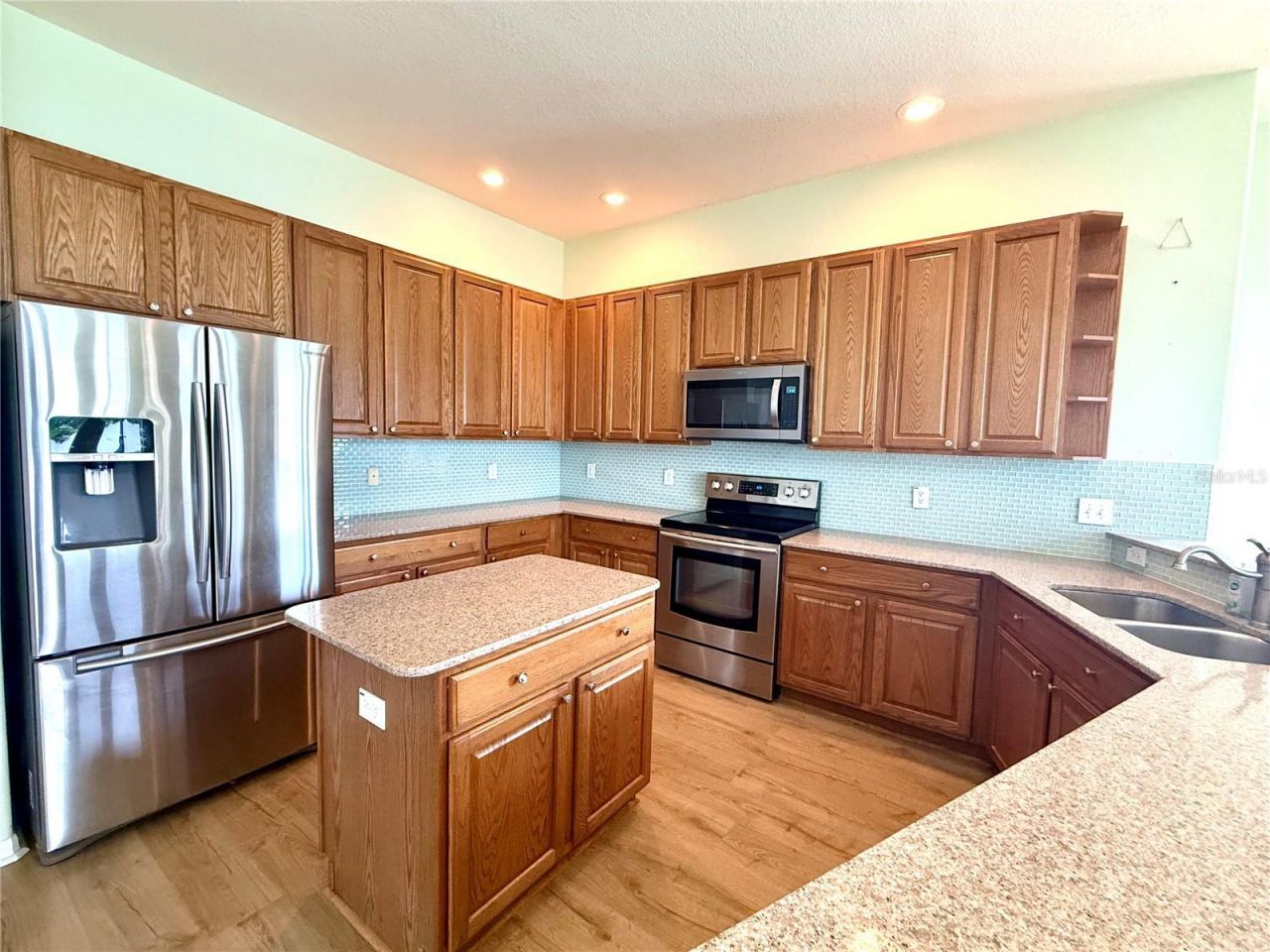 3735 Gaviota Drive , Ruskin, FL 33573 Photo