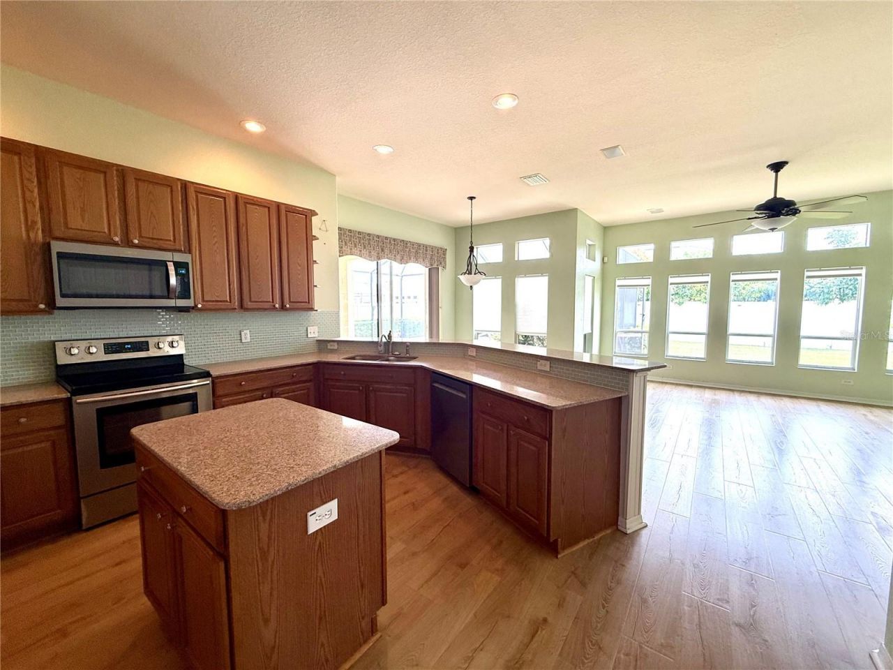 3735 Gaviota Drive , Ruskin, FL 33573 Photo