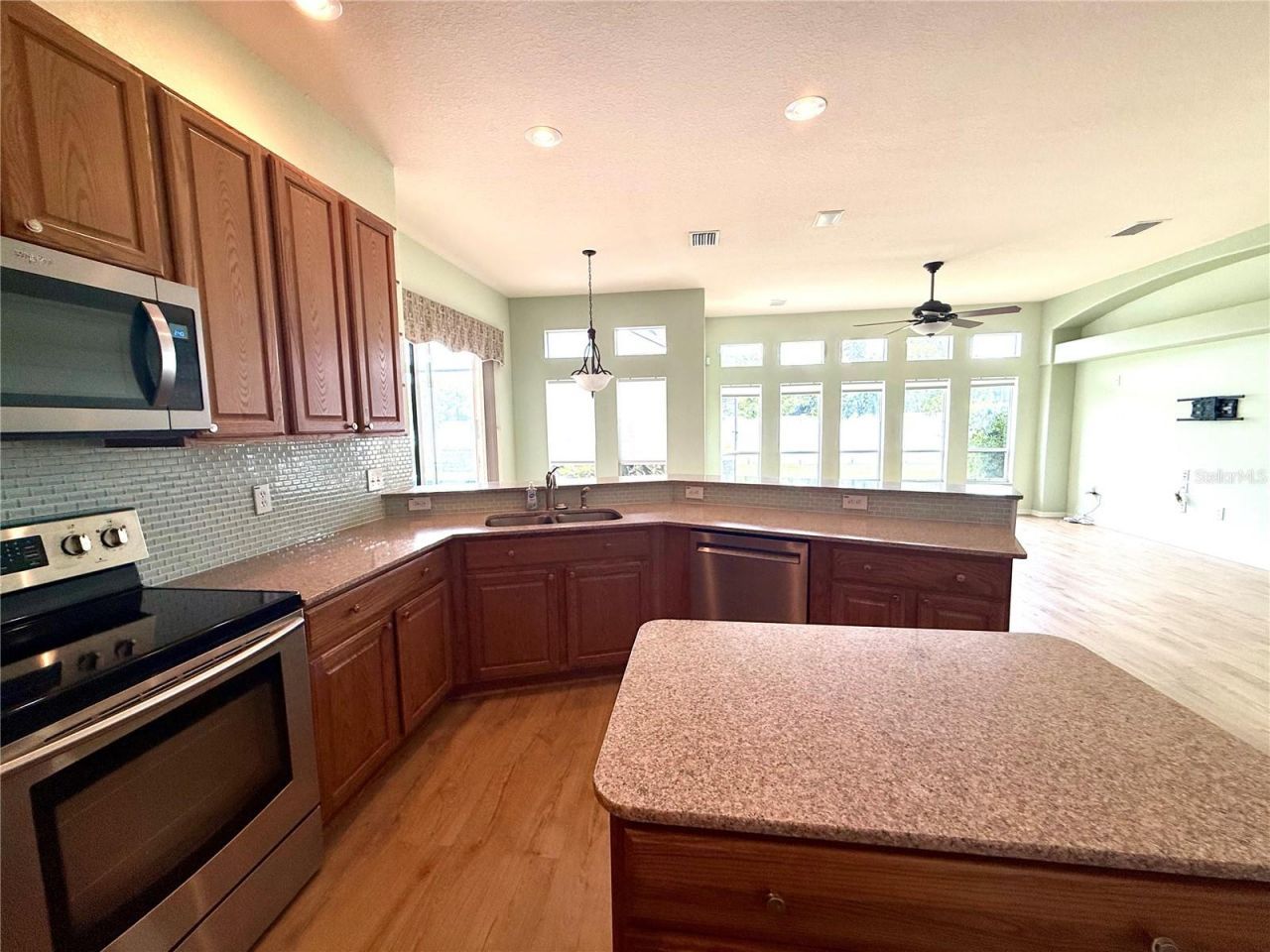 3735 Gaviota Drive , Ruskin, FL 33573 Photo