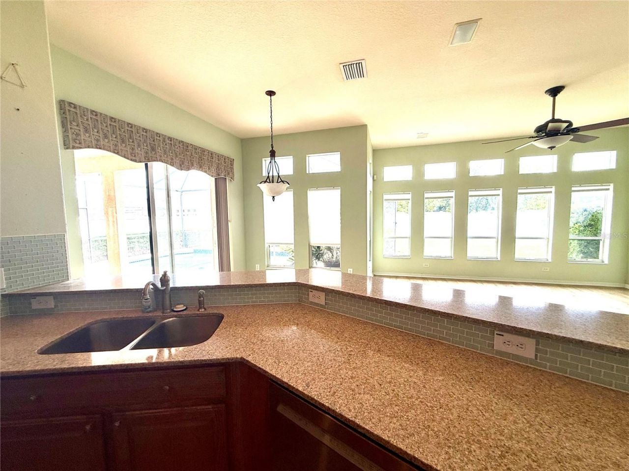 3735 Gaviota Drive , Ruskin, FL 33573 Photo