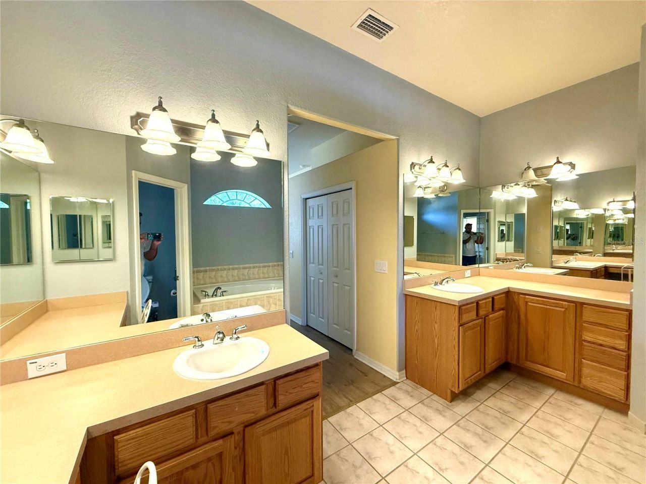 3735 Gaviota Drive , Ruskin, FL 33573 Photo