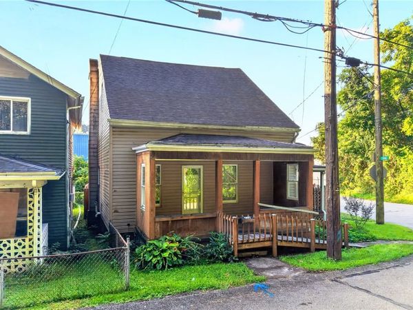 212 Lafferty St, Jeannette, PA 15644