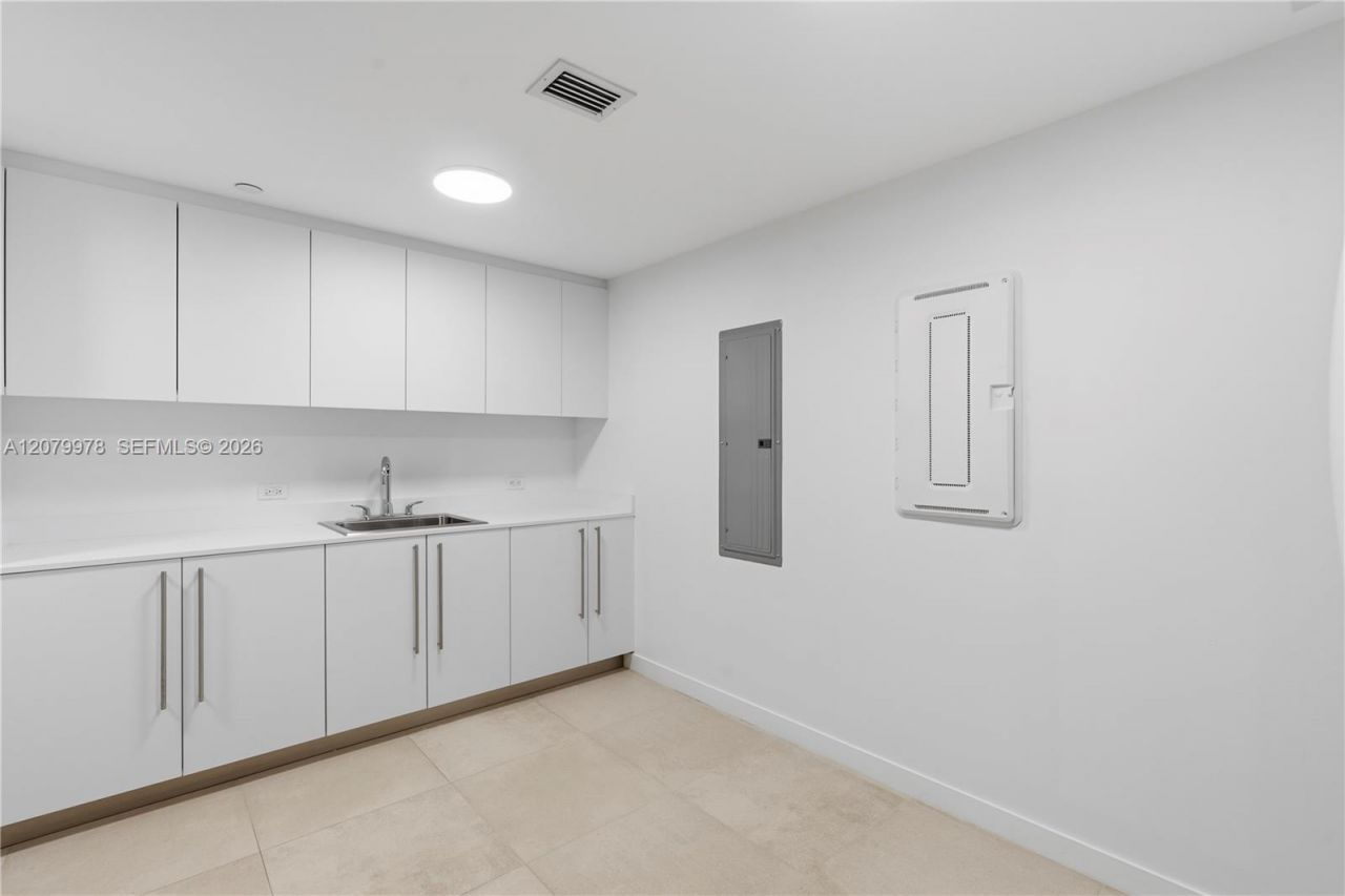 1135 103 St, Unit 403, Bay Harbor Islands, FL 33154 Photo