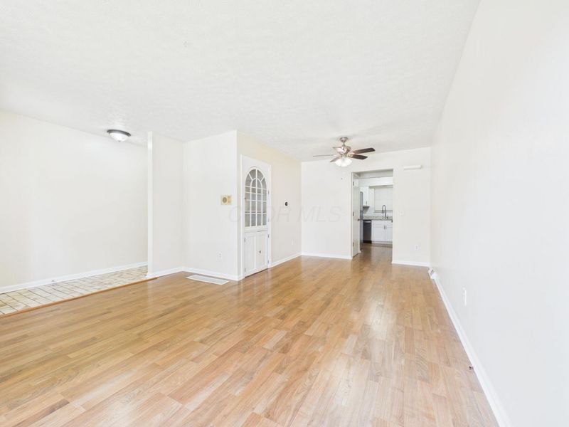 1577 Sandringham Court, Columbus, OH 43220 Photo 3
