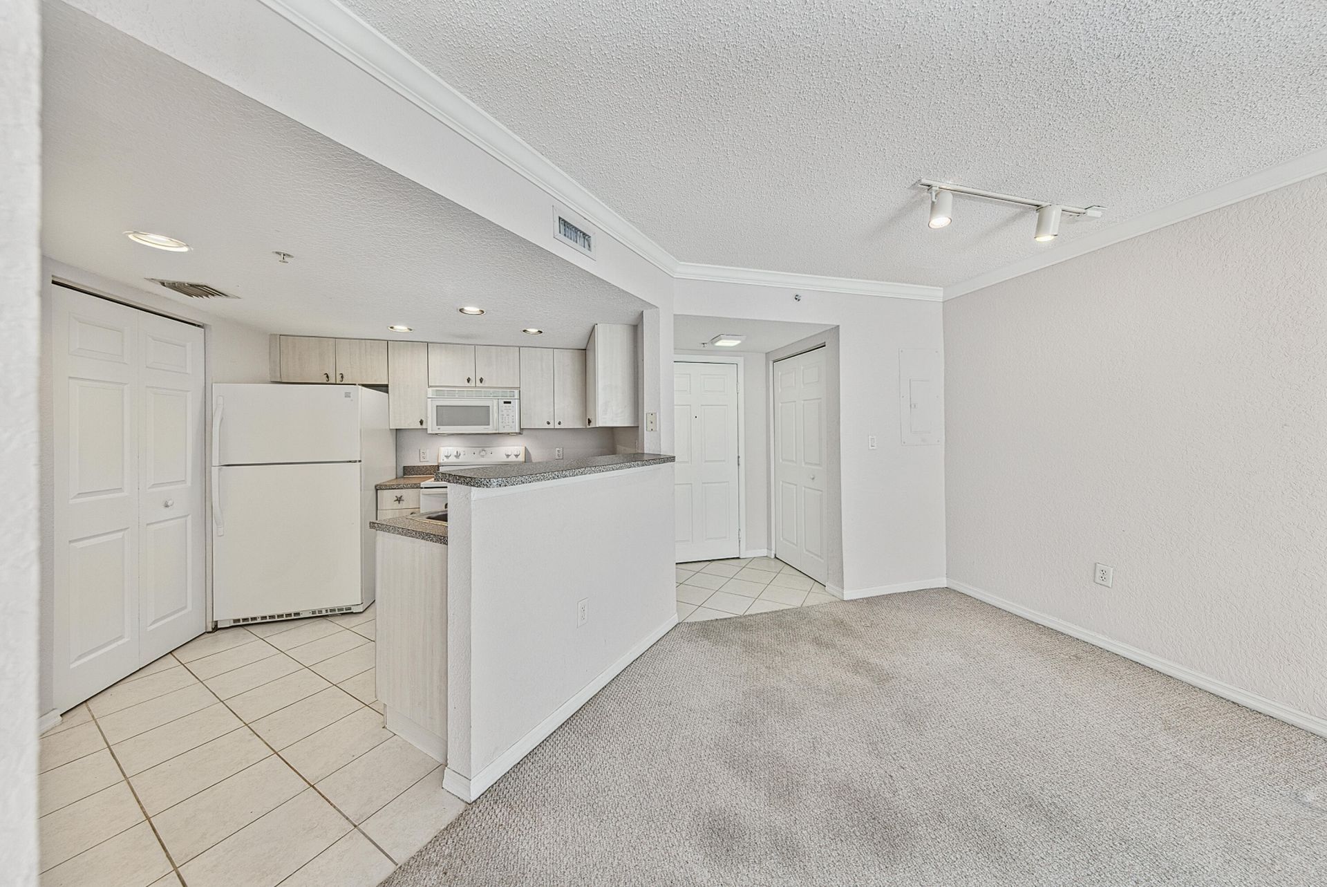 1801 N Flagler Drive, Unit 631, West Palm Beach, FL 33407 Photo