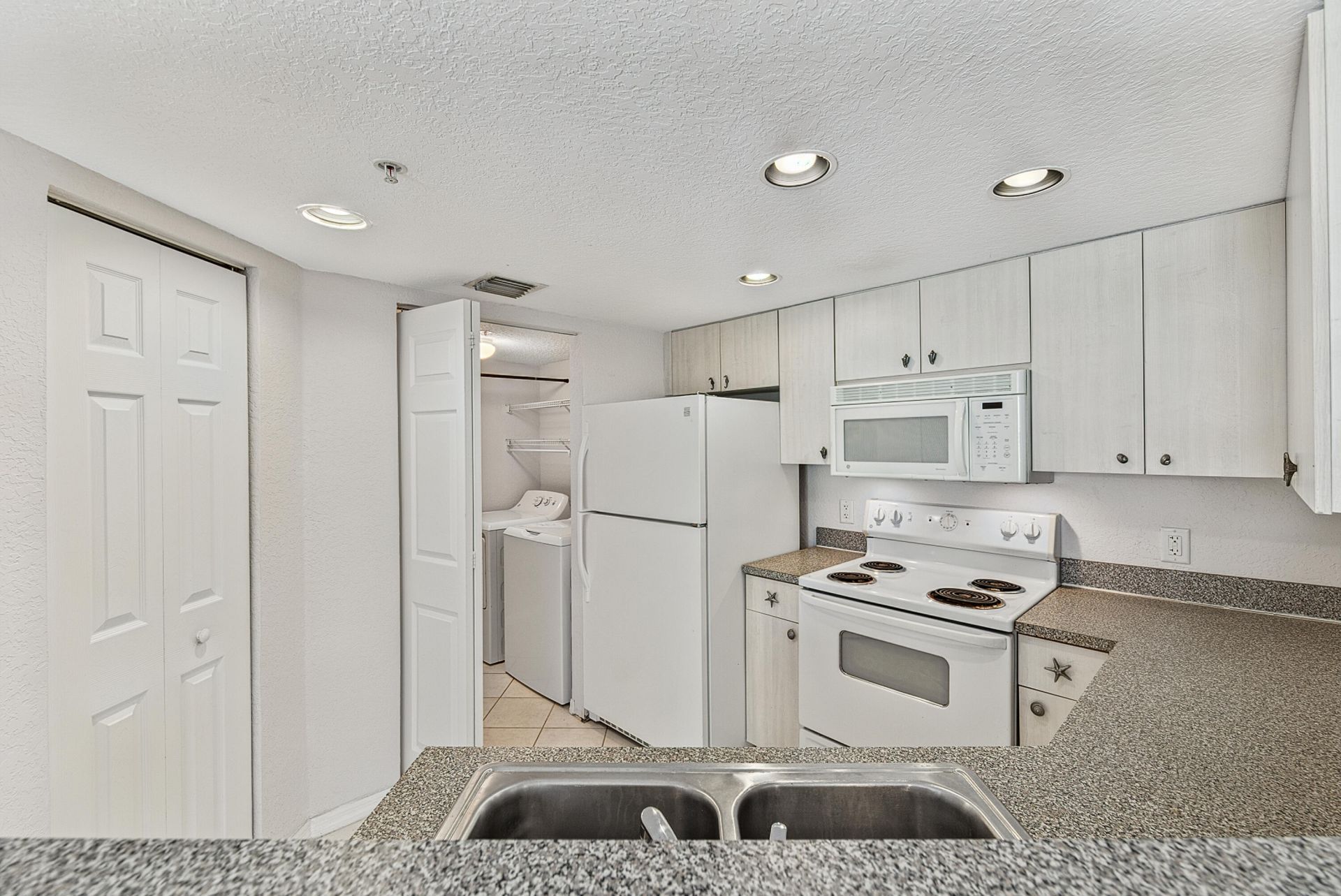 1801 N Flagler Drive, Unit 631, West Palm Beach, FL 33407 Photo
