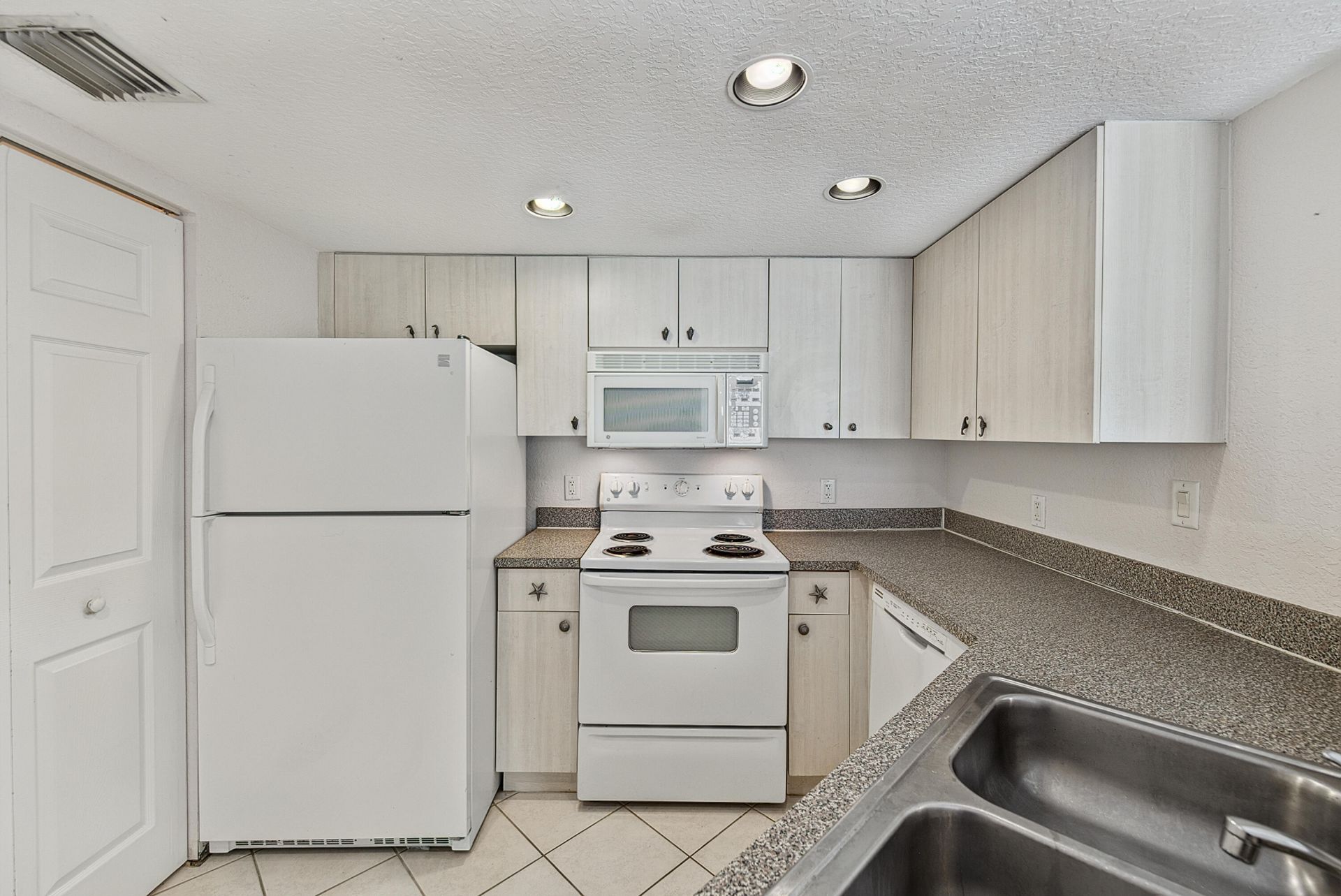 1801 N Flagler Drive, Unit 631, West Palm Beach, FL 33407 Photo