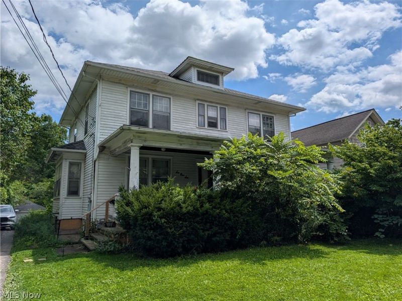 616 East Avenue, Elyria, OH 44035 Photo 1