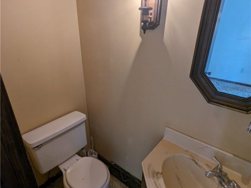 616 East Avenue, Elyria, OH 44035 Photo 13