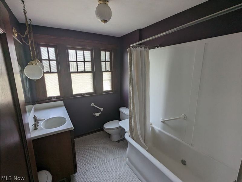 616 East Avenue, Elyria, OH 44035 Photo 18