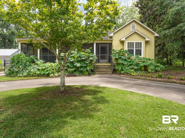 660 Bellangee Avenue, Fairhope, AL 36532
