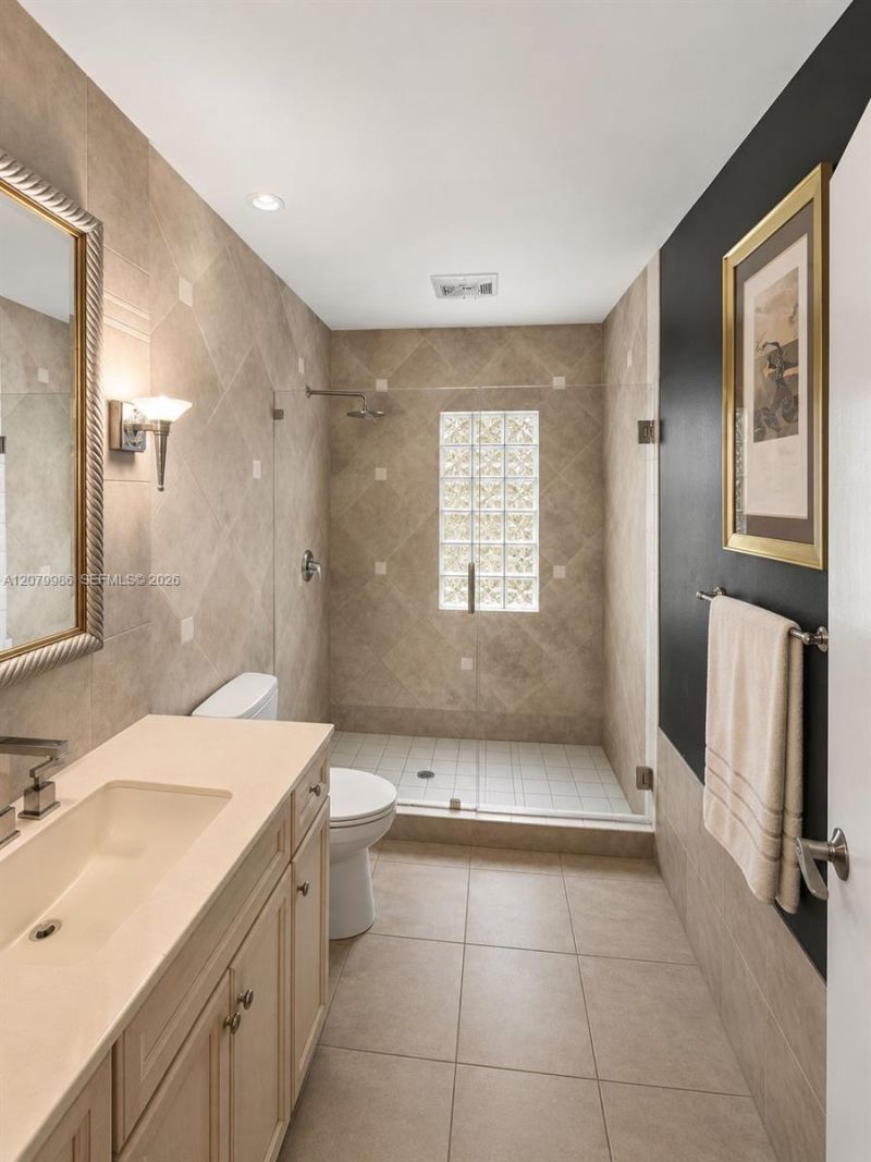 2421 NE 13th St, Fort Lauderdale, FL 33304 Photo