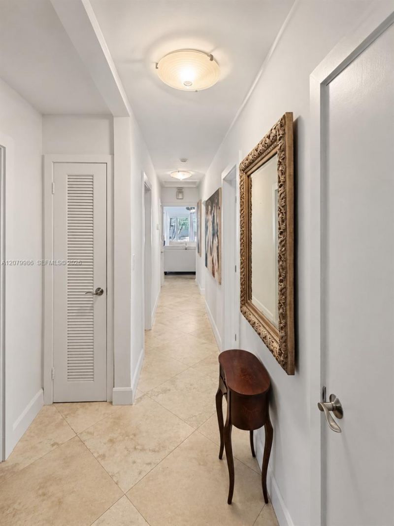 2421 NE 13th St, Fort Lauderdale, FL 33304 Photo