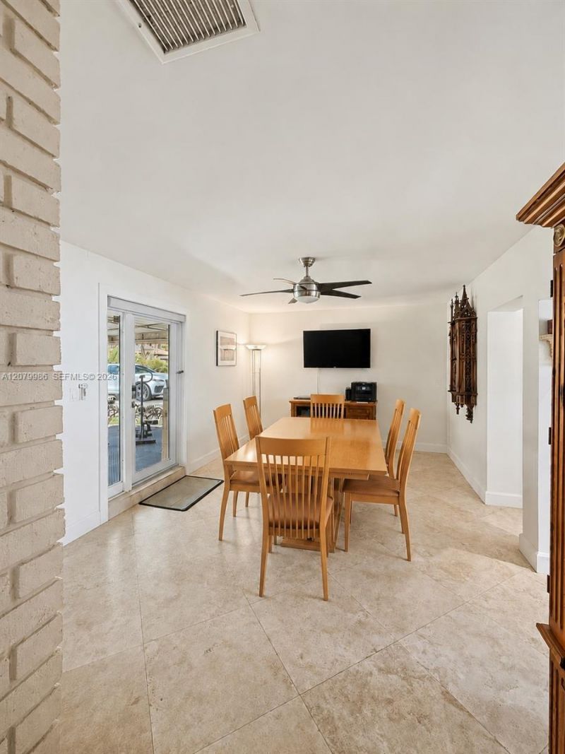 2421 NE 13th St, Fort Lauderdale, FL 33304 Photo