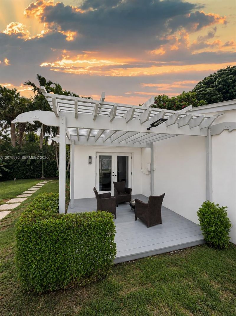 2421 NE 13th St, Fort Lauderdale, FL 33304 Photo