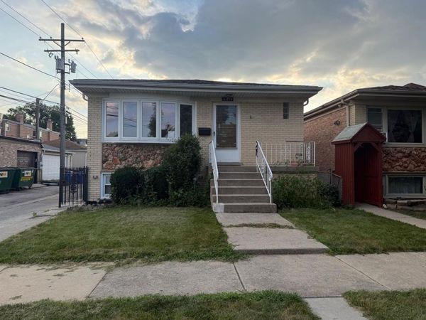 4414 N Nagle Avenue, Unit 1, Harwood Heights, IL 60706