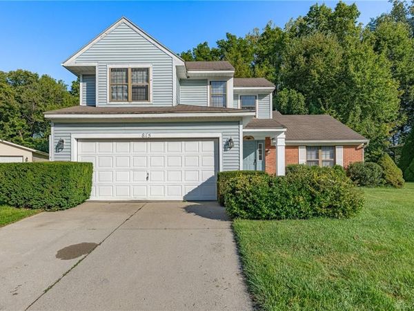 815 Hunters Ridge Drive, Fairborn, OH 45324