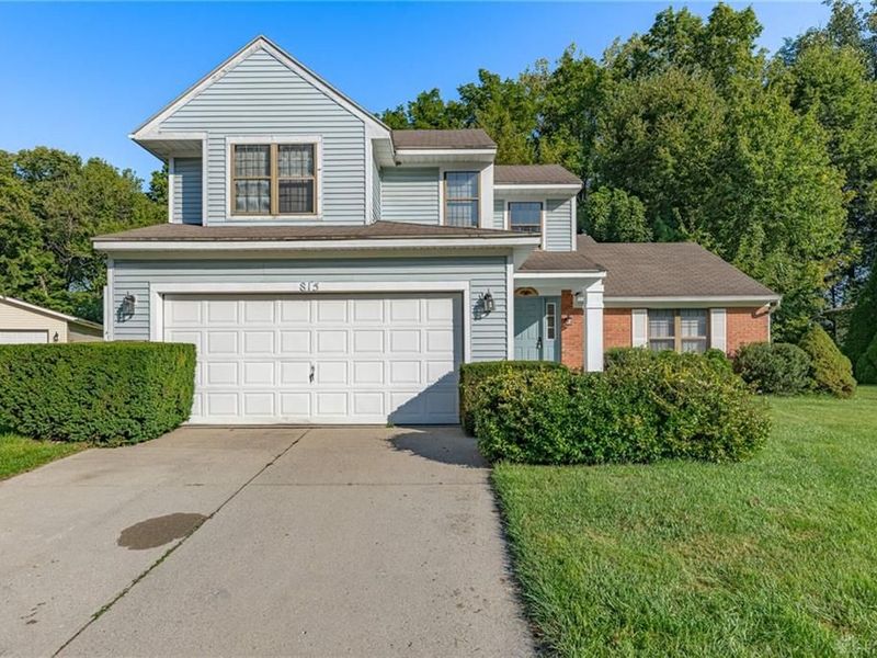 815 Hunters Ridge Drive, Fairborn, OH 45324 Photo 1