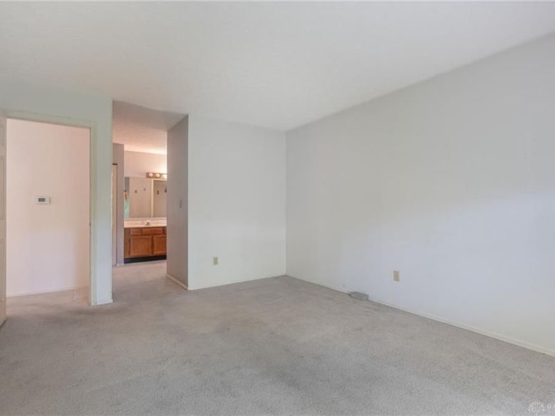 815 Hunters Ridge Drive, Fairborn, OH 45324 Photo 12