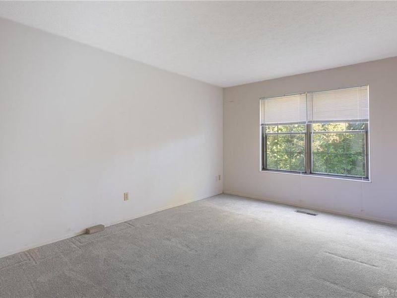 815 Hunters Ridge Drive, Fairborn, OH 45324 Photo 13