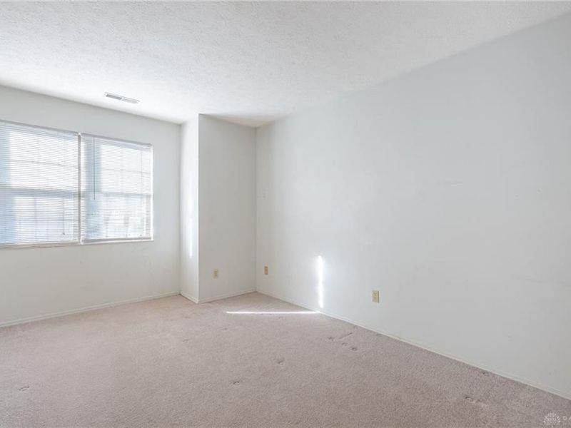 815 Hunters Ridge Drive, Fairborn, OH 45324 Photo 21