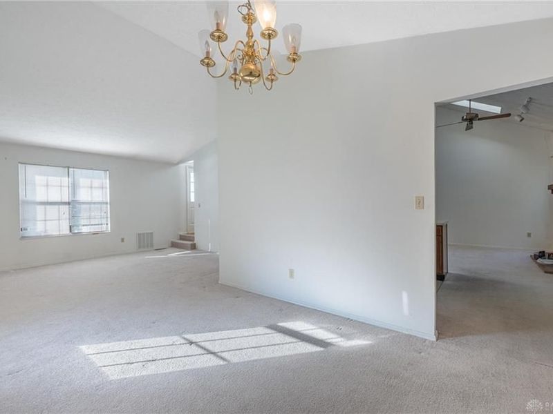 815 Hunters Ridge Drive, Fairborn, OH 45324 Photo 5