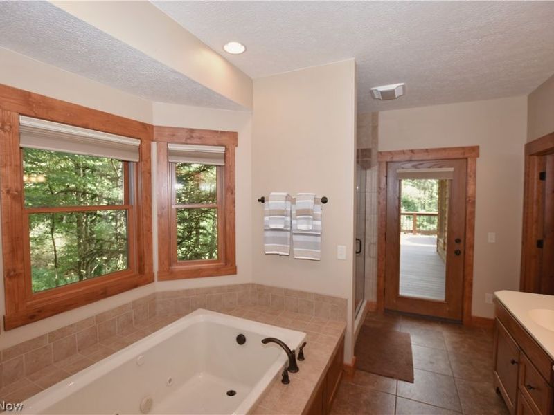 1321 Whispering Pines Drive SW, Dellroy, OH 44620 Photo 23