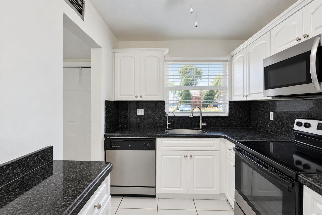 2651 Sunrise Lakes Drive E, Unit 104, Sunrise, FL 33322 Photo