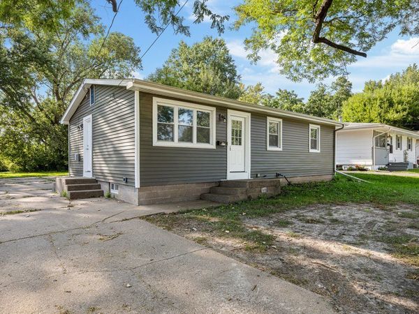 3210 N MARQUETTE Street , Davenport, IA 52806