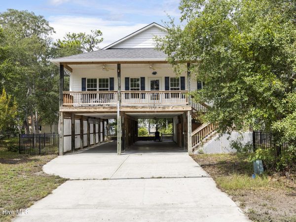 225 NE 39th Street, Oak Island, NC 28465