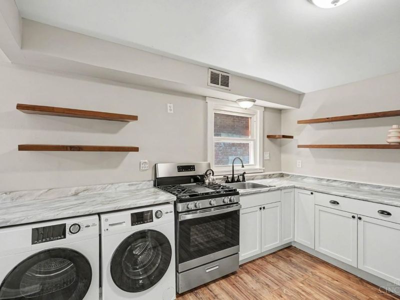 2149 W Clifton Avenue, Cincinnati, OH 45219 Photo 9